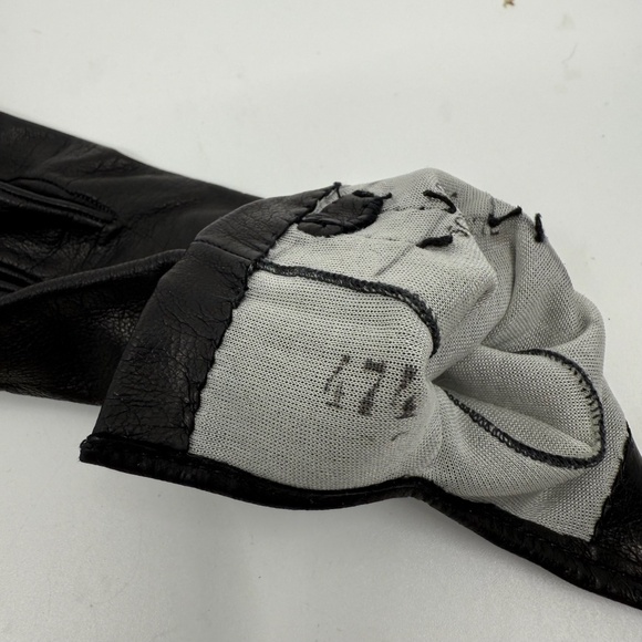 Unworn ,Vintage Black Fine Buttersoft Kidskin Gloves, Barnier, Made in France - Picture 5 of 7